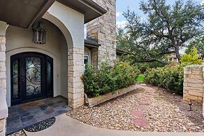 Exceptional Lake Travis Estate w Pool
