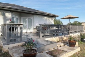 Exceptional Lake Travis Estate w Pool