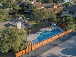 Exceptional Lake Travis Estate w Pool