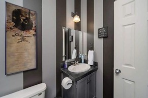 Exceptional Lake Travis Estate w Pool