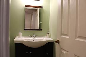 Cozy 3 Bedroom/Great Location