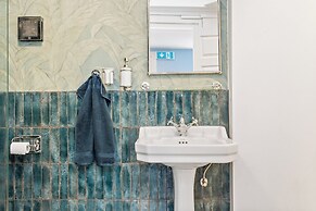 Central studio apartment