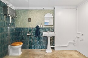 Central studio apartment