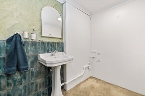 Central studio apartment