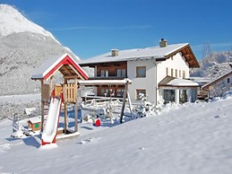 Apartment Close to the ski bus