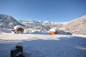 Apartment Close to the ski bus