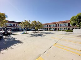 Courtesy Inn and Suites