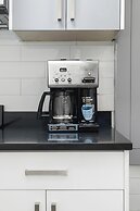 Cozy 1BR Lakeside Retreat