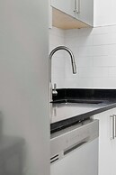 Cozy 1BR Lakeside Retreat