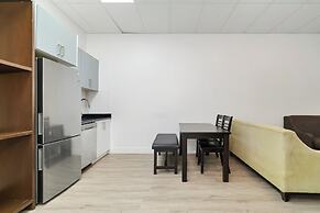 Cozy 1BR Lakeside Retreat