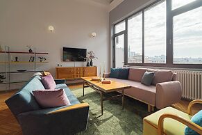 Spacious 3BR Atrium Penthouse, Balcony, Cismigiu