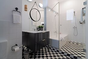 Spacious 3BR Atrium Penthouse, Balcony, Cismigiu