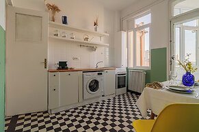 Spacious 3BR Atrium Penthouse, Balcony, Cismigiu