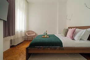 Spacious 3BR Atrium Penthouse, Balcony, Cismigiu