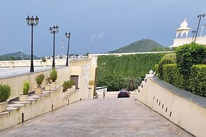 Labh Garh Palace Resort & Spa