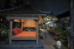 Tiga Naga Villa