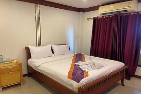 Ruenthai Ayutthaya Resort And Restaurant