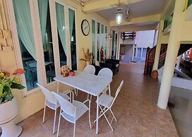 Ruenthai Ayutthaya Resort And Restaurant