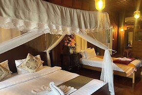 Ruenthai Ayutthaya Resort And Restaurant