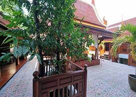 Ruenthai Ayutthaya Resort And Restaurant