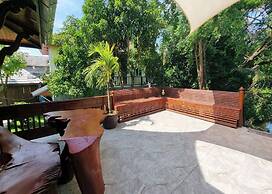 Ruenthai Ayutthaya Resort And Restaurant