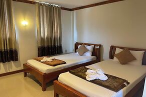 Ruenthai Ayutthaya Resort And Restaurant