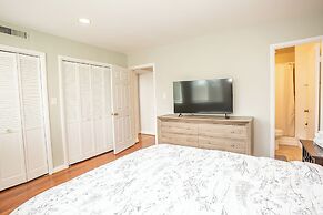 Comfy and Cozy - Min from National Mall