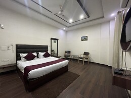 Hotel Opal Courtyard