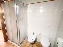 Attractive Apartment With Shared Pool