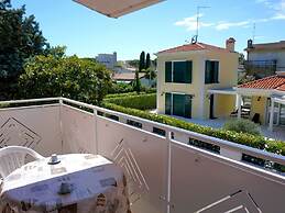 Cosy Apartment Near Seabeach