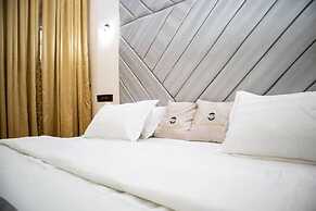 Pula Pula Luxury Hotel and Suites