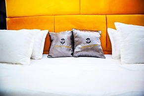 Pula Pula Luxury Hotel and Suites