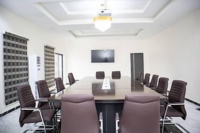 Pula Pula Luxury Hotel and Suites