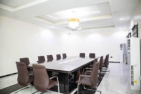 Pula Pula Luxury Hotel and Suites