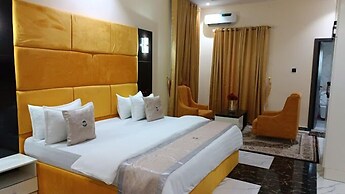 Pula Pula Luxury Hotel and Suites