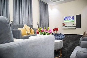 Pula Pula Luxury Hotel and Suites
