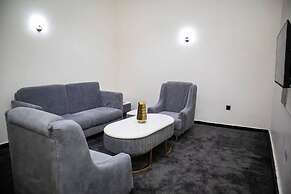 Pula Pula Luxury Hotel and Suites