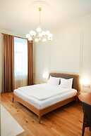 Roze Center Apartments