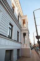 Roze Center Apartments