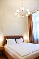 Roze Center Apartments