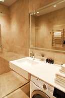 Roze Center Apartments