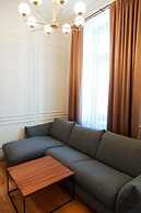 Roze Center Apartments