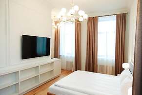 Roze Center Apartments