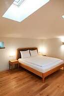 Roze Center Apartments