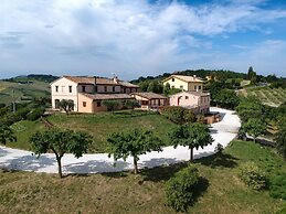 Farmhouse With Shared Pool