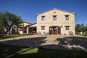 Farmhouse With Shared Pool