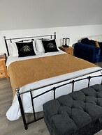 Tranquil Loft Apartment Overlooking Countryside
