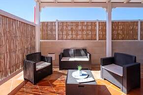 Sirena Apartment in Luxury Villa With Shared Pool