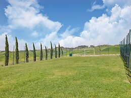 Apartment With Swimming Pool