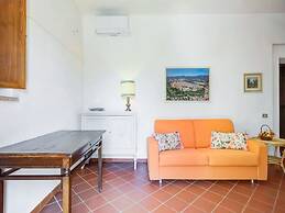 Apartment With Swimming Pool